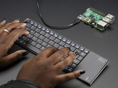 Full Size Wireless Keyboard with Trackpad