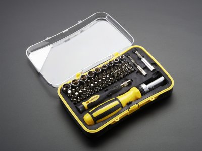 65 Piece Ratchet Screwdriver and Tool Bit Set